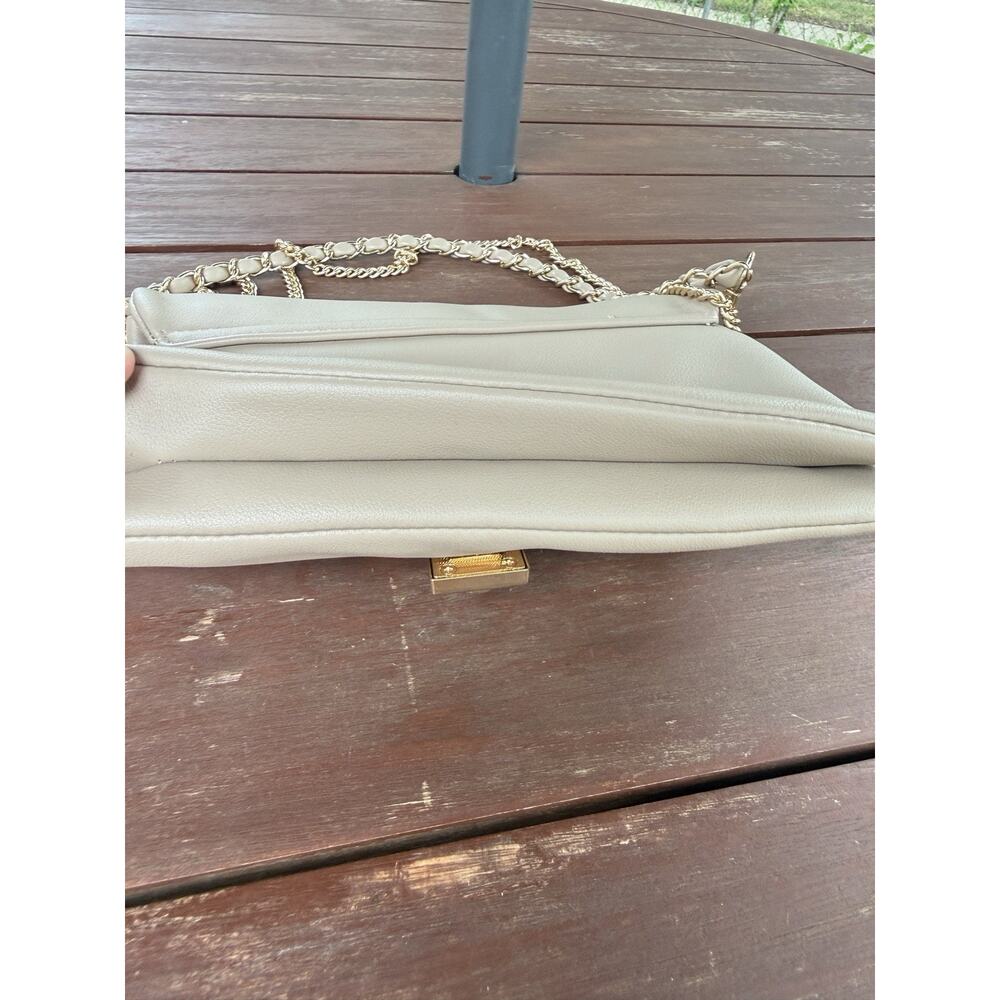 Beige Crossbody Shoulder Bag Gold Chain Strap Flap Clasp Faux Leather - Picture 11 of 13